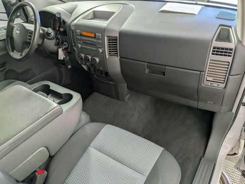 Used 2006 Nissan Titan SE RWD image 27