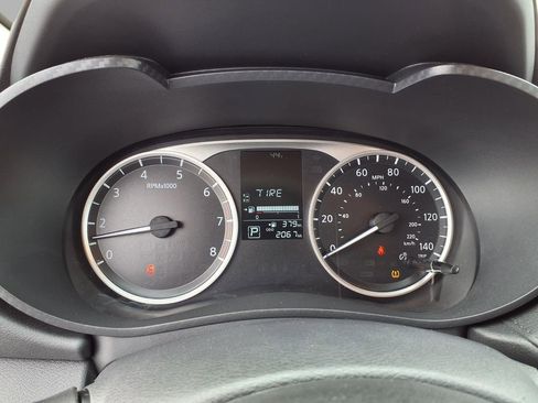 Used 2025 Nissan Versa S w/ Trunk Package image 14