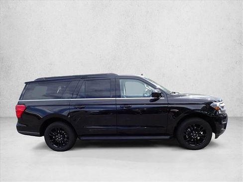 Used 2024 Ford Expedition Max XLT AWD/4WD image 3