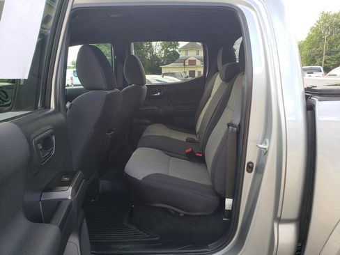 Used 2023 Toyota Tacoma TRD Sport image 13