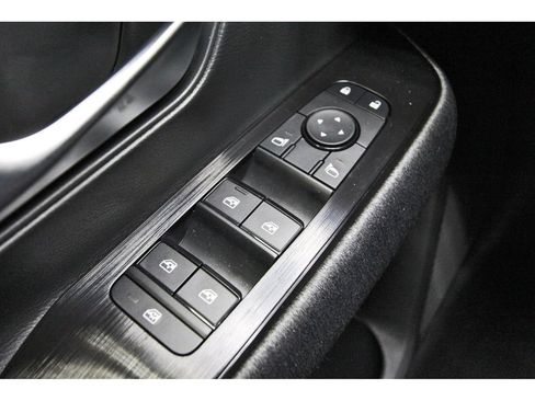 New 2026 Nissan Kicks SV w/ Charging Package FWD image 21