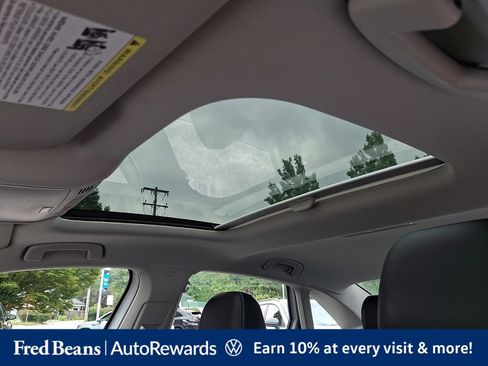 Certified 2024 Volkswagen Jetta SEL FWD image 31