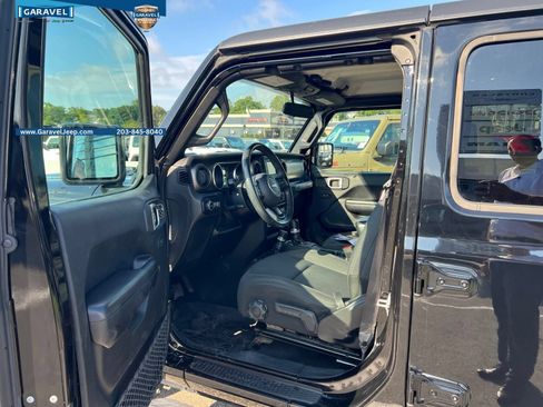 Used 2019 Jeep Wrangler Unlimited Sport S AWD/4WD image 5