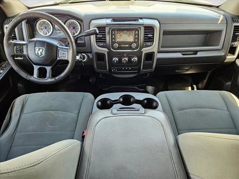 Used 2018 RAM 3500 Tradesman w/ Chrome Appearance Group RWD image 15