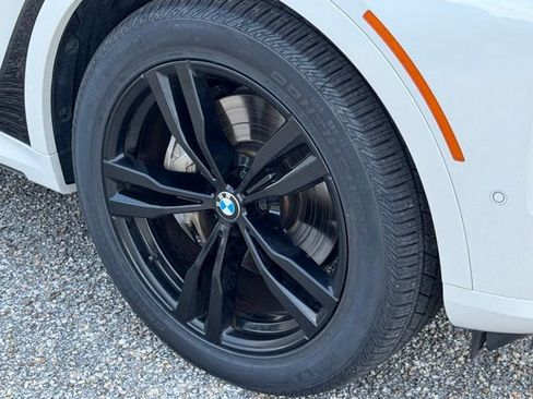 Used 2023 BMW X7 xDrive40i w/ Executive Package AWD/4WD image 9