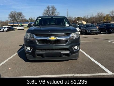 Used 2017 Chevrolet Colorado LT w/ LT Convenience Package image 2