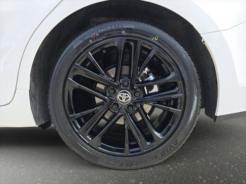 Used 2025 Toyota Camry SE FWD image 35