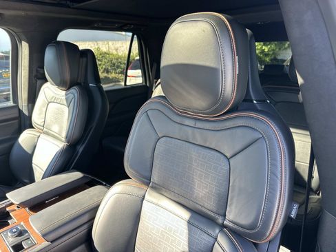 Used 2023 Lincoln Navigator Black Label image 18