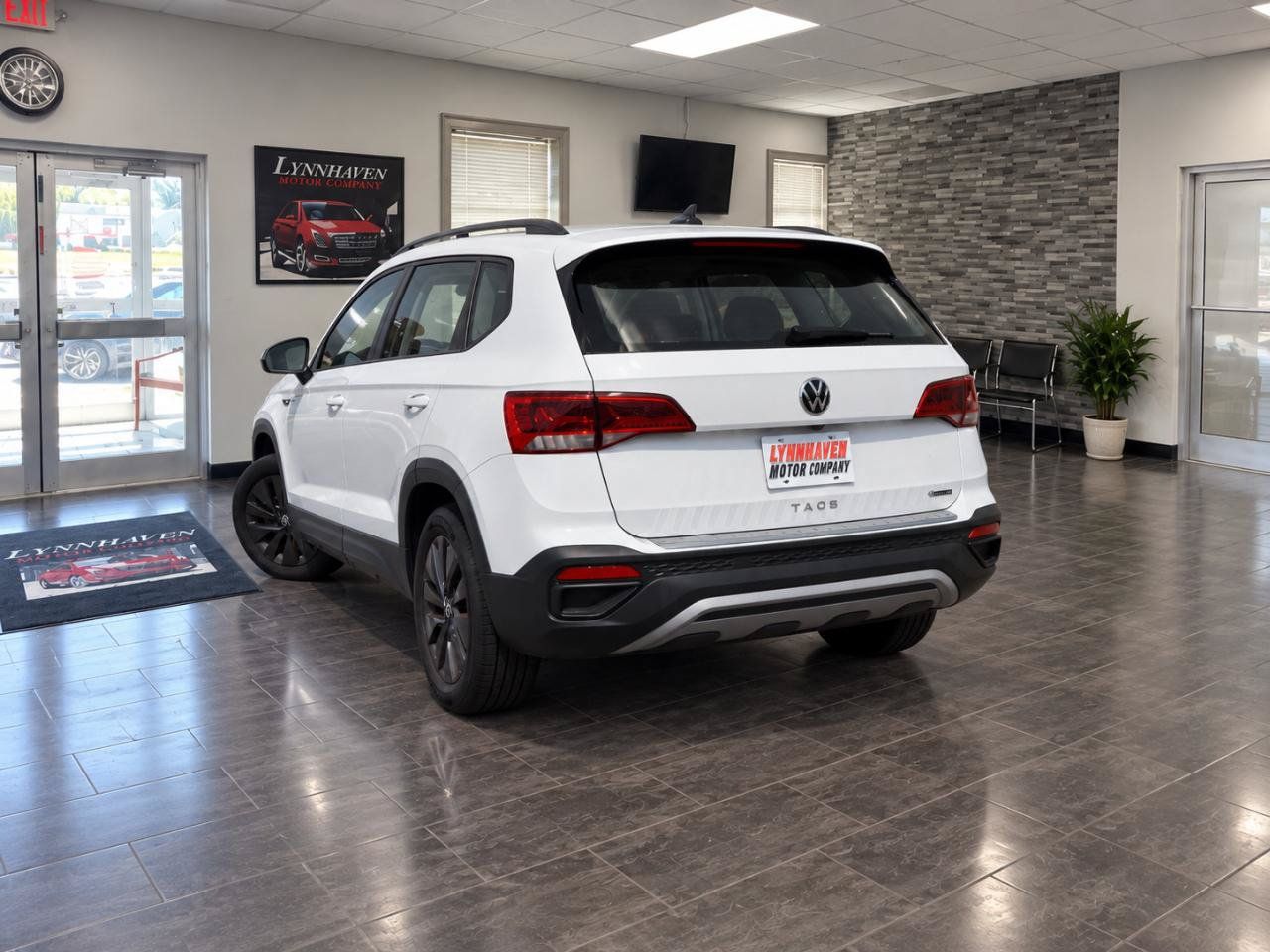 Used 2022 Volkswagen Taos S AWD/4WD image 4