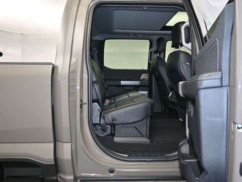 New 2026 Ford F250 Lariat w/ Lariat Ultimate Package AWD/4WD image 28