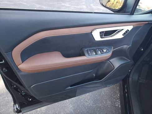 New 2025 Subaru Forester Touring image 11