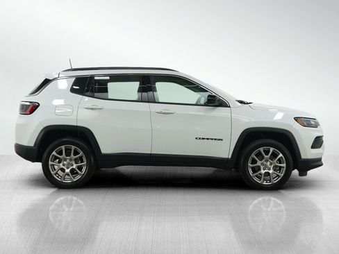 Used 2022 Jeep Compass Latitude image 6
