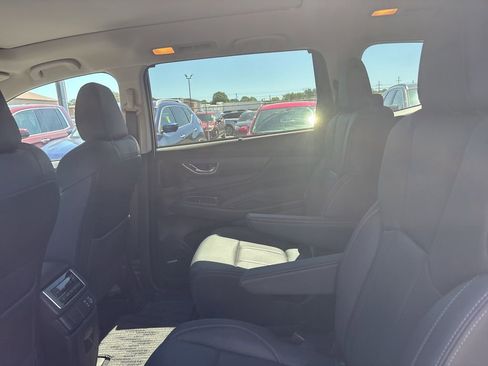 Used 2024 Subaru Ascent Limited w/ Technology Package AWD/4WD image 9