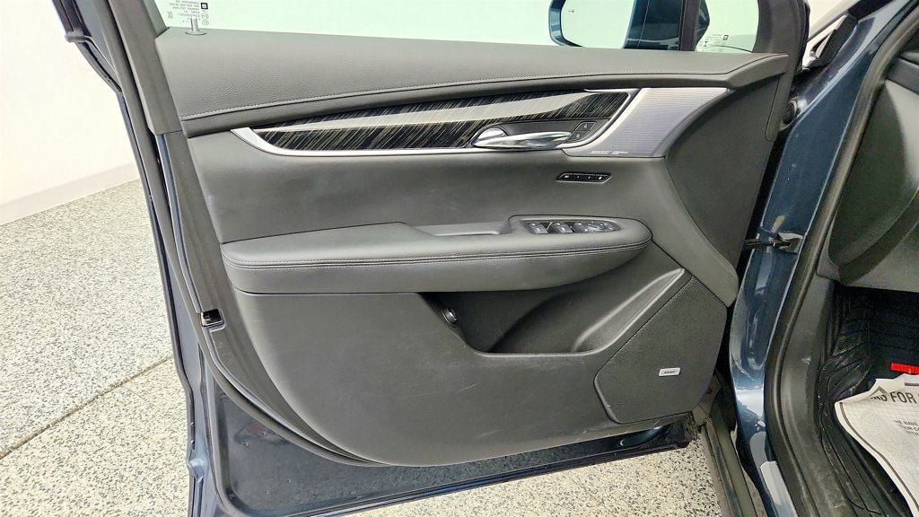 Used 2020 Cadillac XT6 Premium Luxury AWD/4WD image 11