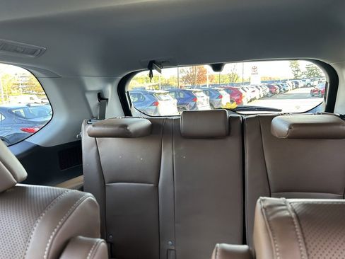 New 2026 Toyota Grand Highlander Platinum image 17