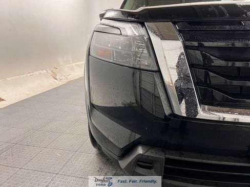 Used 2025 Nissan Pathfinder SV FWD image 9