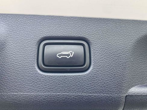 Used 2024 Hyundai Palisade Limited FWD image 15