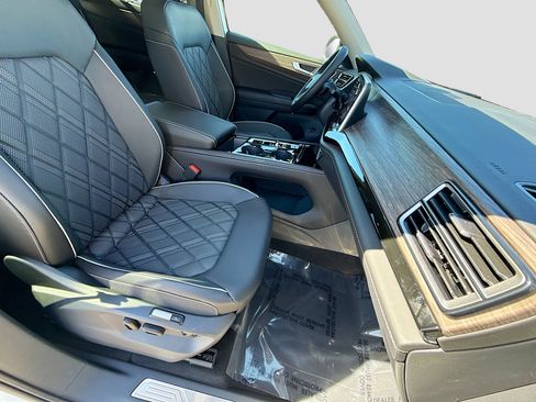 New 2026 Volkswagen Atlas SEL Premium R-Line AWD/4WD image 15