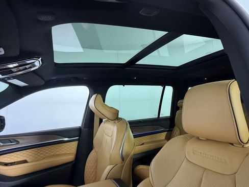 Used 2023 Jeep Grand Cherokee L Summit w/ Advanced Protech Group IV image 27