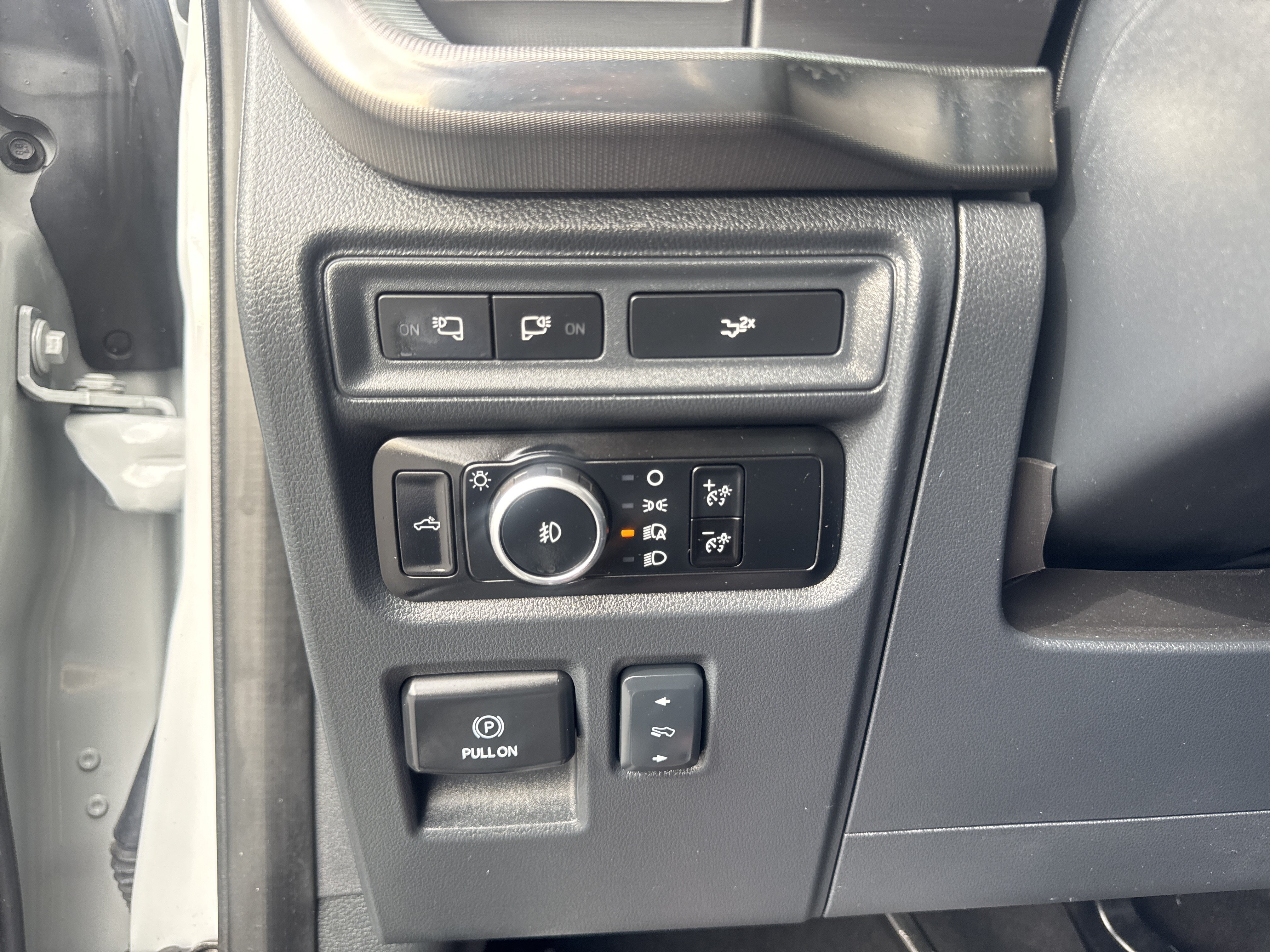 Certified 2024 Ford F150 Lariat AWD/4WD image 34