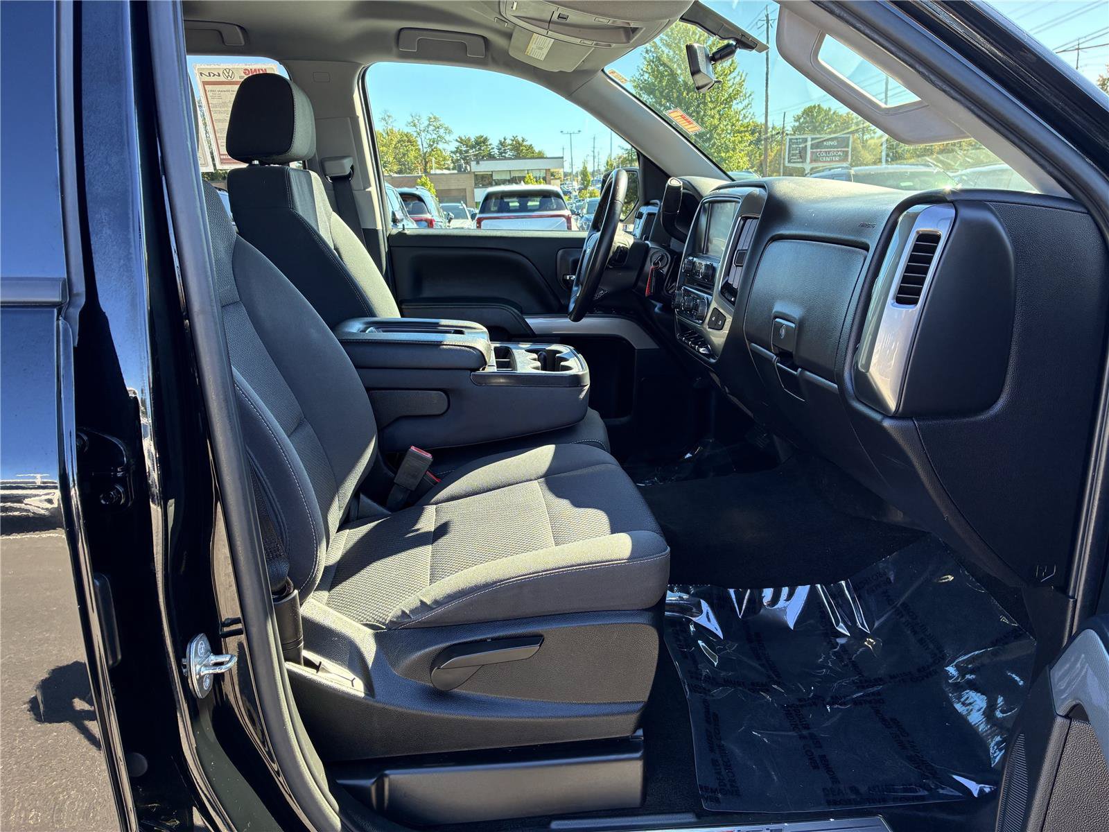 Used 2018 Chevrolet Silverado 1500 LT w/ Midnight Edition AWD/4WD image 14