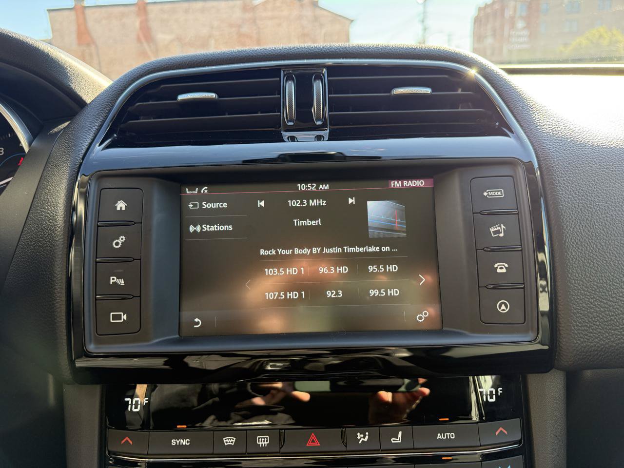 Used 2017 Jaguar F-PACE Premium AWD/4WD image 10