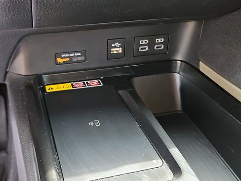 Used 2025 Toyota Camry LE w/ Convenience Package FWD image 23