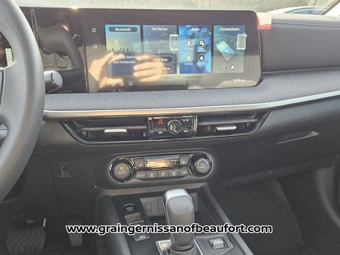 New 2026 Nissan Kicks SV w/ SV Premium Package image 8