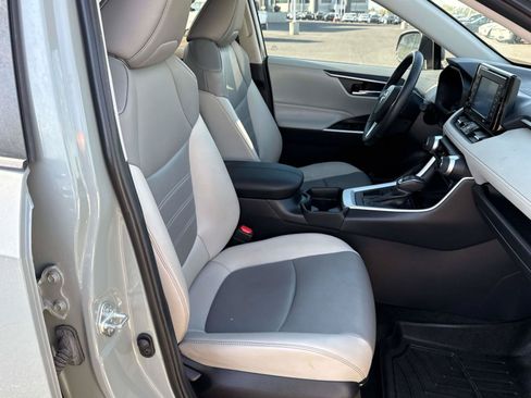 Used 2021 Toyota RAV4 XLE Premium FWD image 17