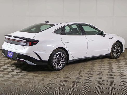 Certified 2025 Hyundai Sonata SEL FWD image 9