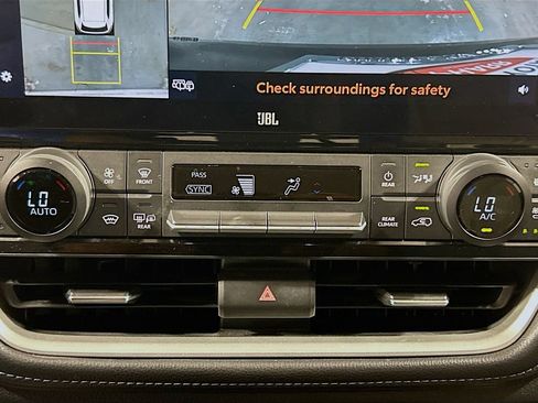 Used 2024 Toyota Grand Highlander AWD Hybrid image 13