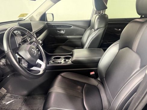 Used 2023 Honda Pilot Touring image 19