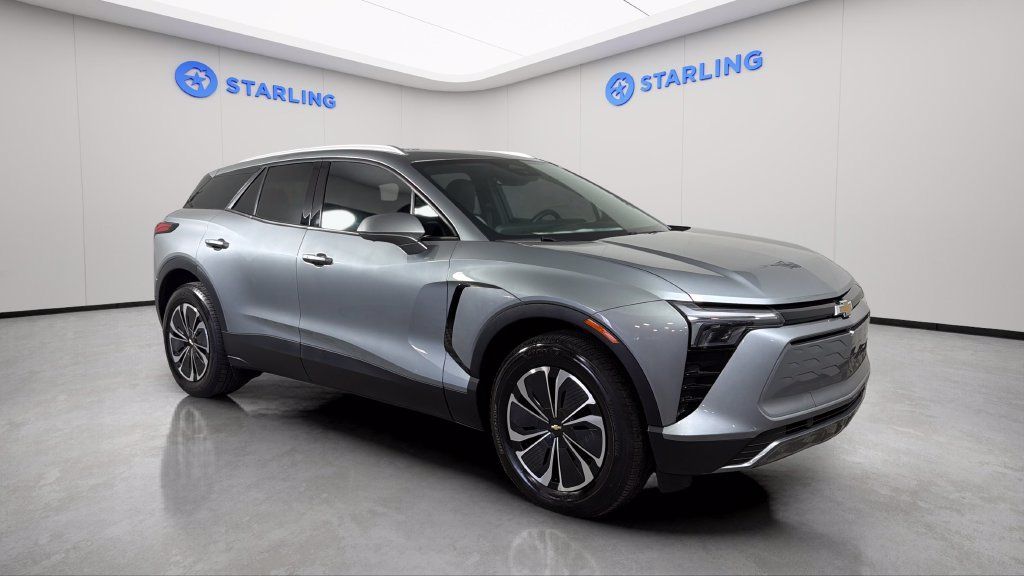 Used 2024 Chevrolet Blazer EV LT AWD/4WD image 14
