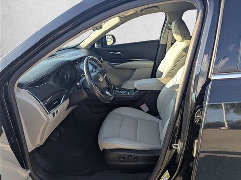 Used 2023 Cadillac XT4 Luxury w/ Cold Weather Package image 19