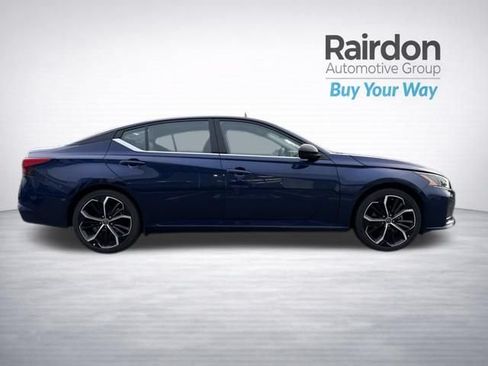 Used 2023 Nissan Altima 2.5 SR FWD image 8