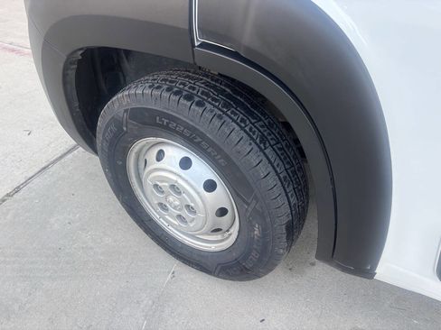 Used 2023 RAM ProMaster 2500 image 17