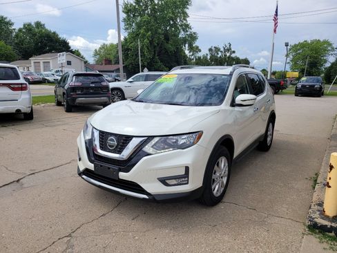 Used 2020 Nissan Rogue SV AWD/4WD image 1