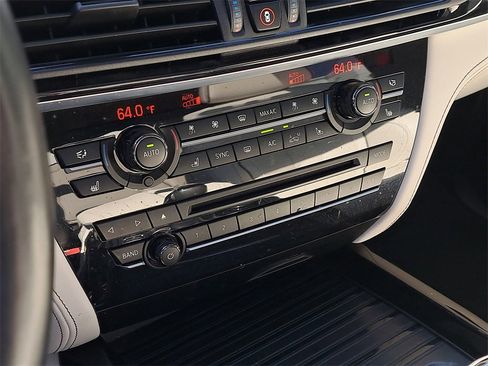 Used 2018 BMW X5 xDrive50i image 31