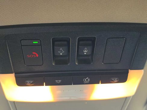 Used 2025 Nissan Pathfinder Platinum AWD/4WD image 35