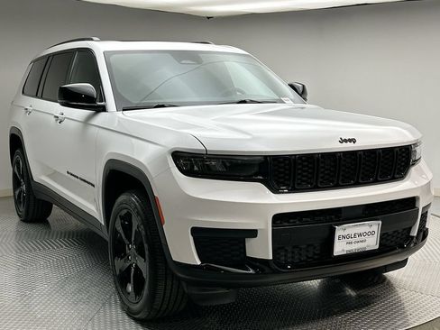 Used 2025 Jeep Grand Cherokee L Altitude AWD/4WD image 15