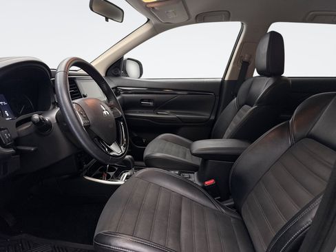 Used 2019 Mitsubishi Outlander SE AWD/4WD image 9