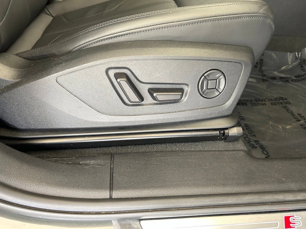 Used 2025 Audi Q3 2.0T Premium AWD/4WD image 27