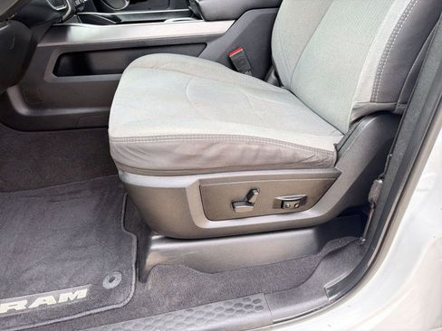 Used 2024 RAM 2500 Big Horn w/ Off Road Package AWD/4WD image 14