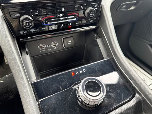 Certified 2024 Jeep Grand Cherokee Limited image 24