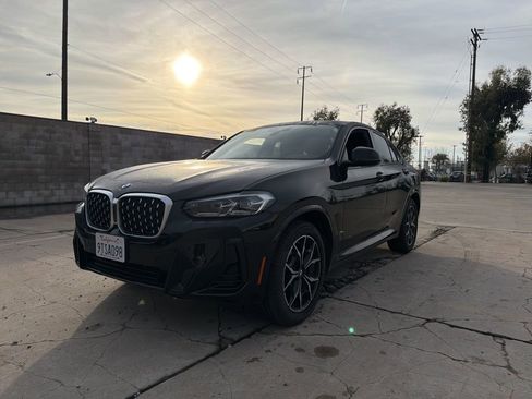 Used 2025 BMW X4 xDrive30i image 1