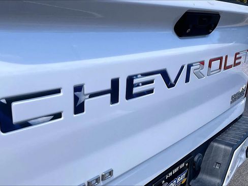 Used 2023 Chevrolet Silverado 2500 High Country w/ Z71 Off-Road Package AWD/4WD image 16