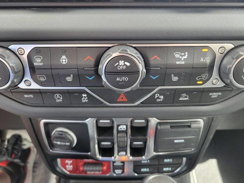 Used 2024 Jeep Gladiator Rubicon w/ Safety Group image 24