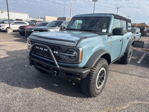 Used 2022 Ford Bronco Badlands image 3
