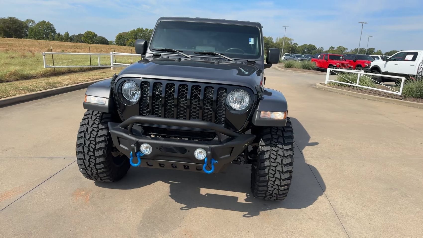Used 2021 Jeep Gladiator Sport AWD/4WD image 3