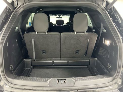 Used 2020 Ford Explorer XLT w/ Comfort Package image 24